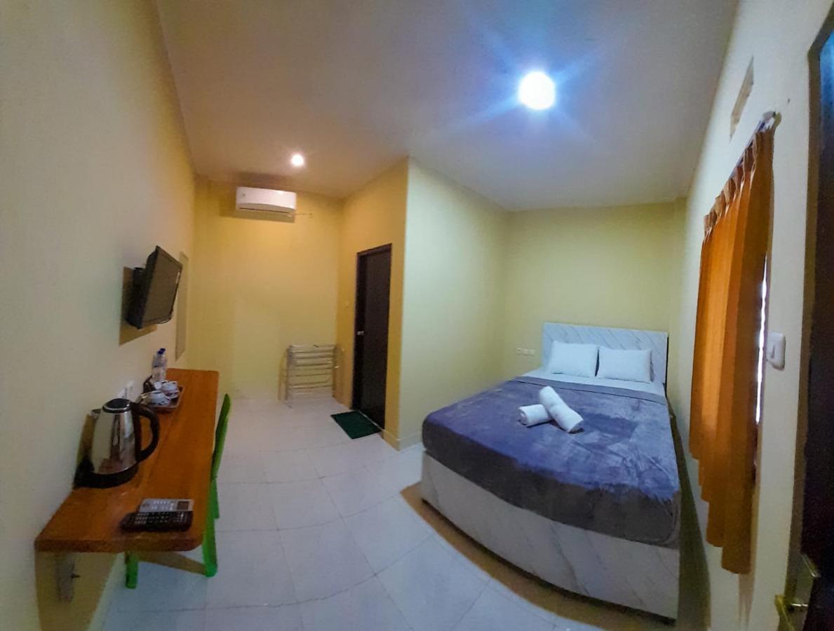 Fx72 Labuan Bajo Hotel Exterior photo