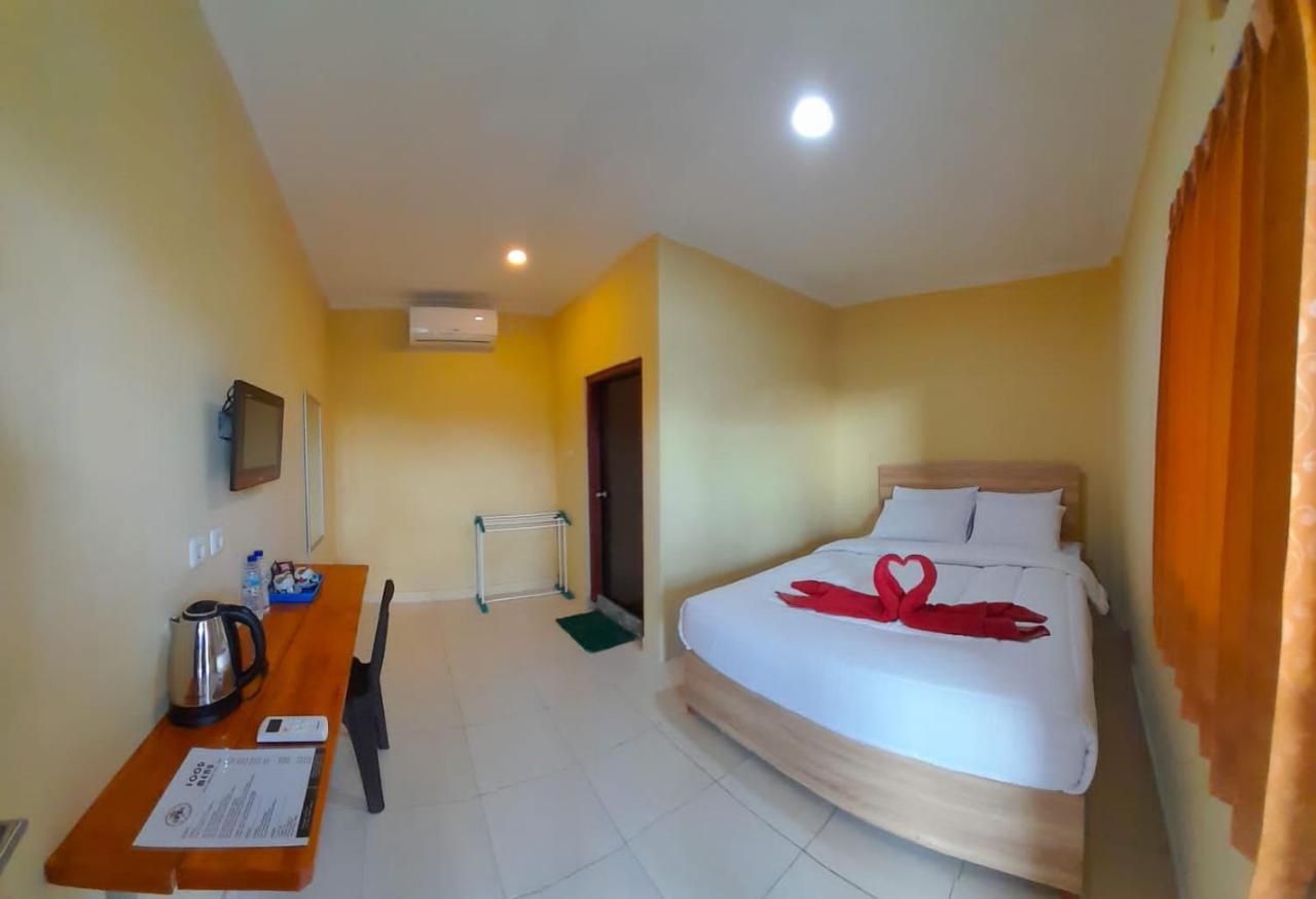 Fx72 Labuan Bajo Hotel Exterior photo